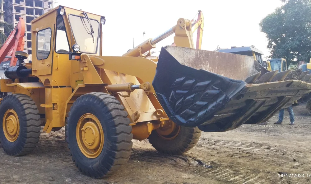 Caterpillar HM2021 Wheel Loader