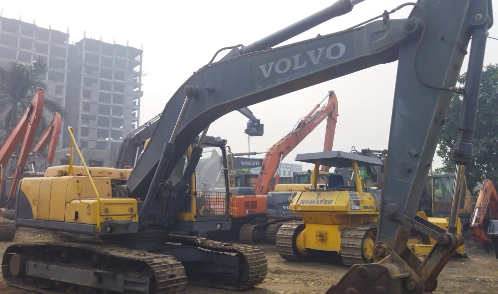 Volvo EC210B Excavator