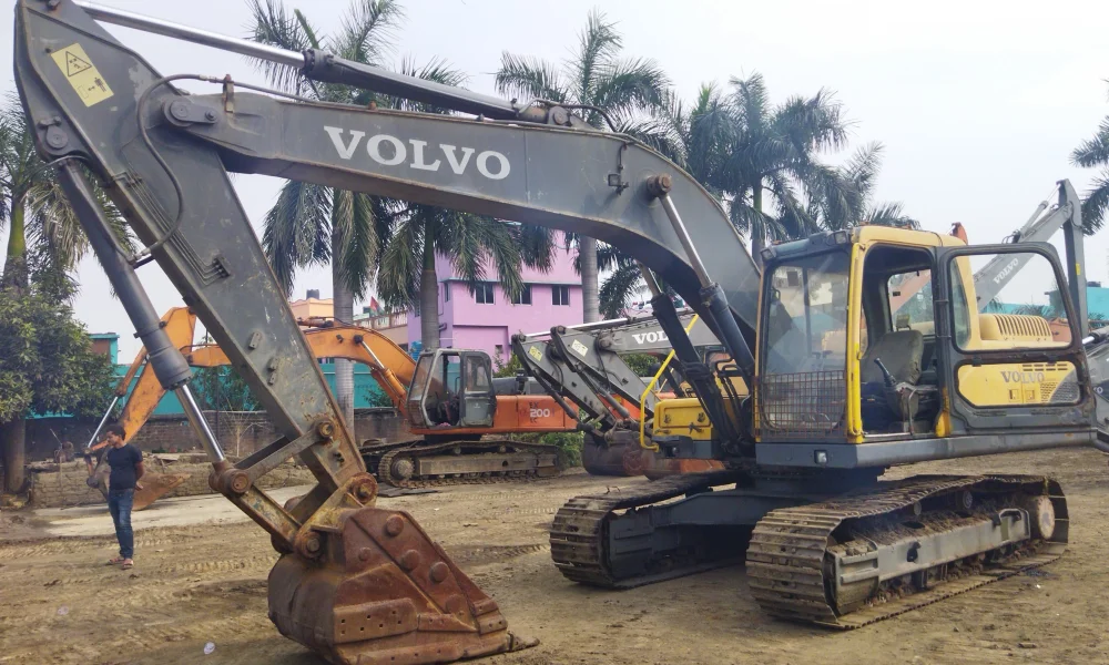 Volvo EC210B Excavator