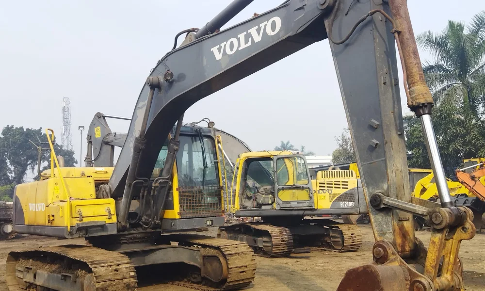 Volvo EC210B Excavator