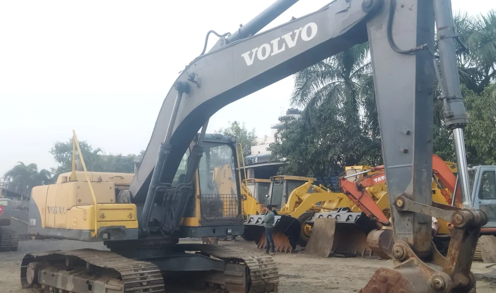 Volvo EC210B Excavator