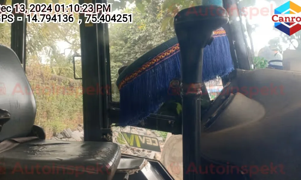 Bobcat B900 Backhoe Loader