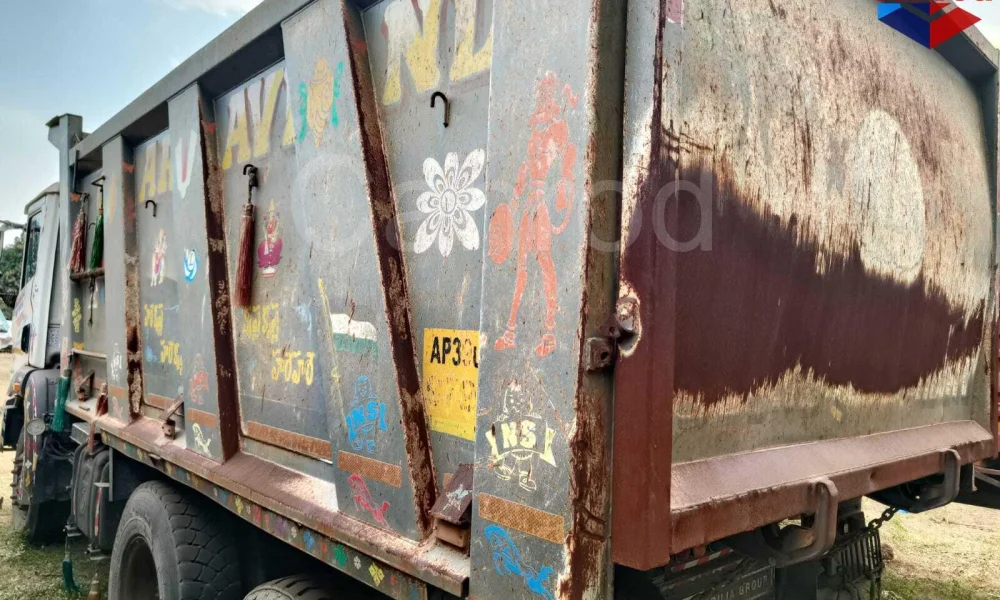 Ashok Leyland 2825 Tipper