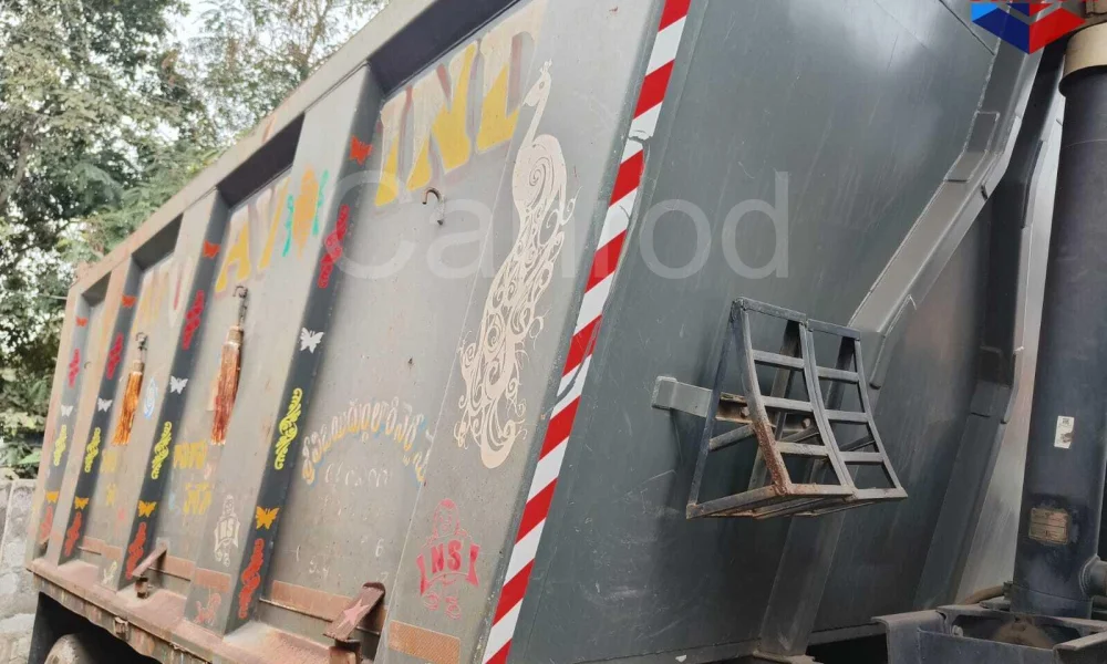 Ashok Leyland 2825 Tipper
