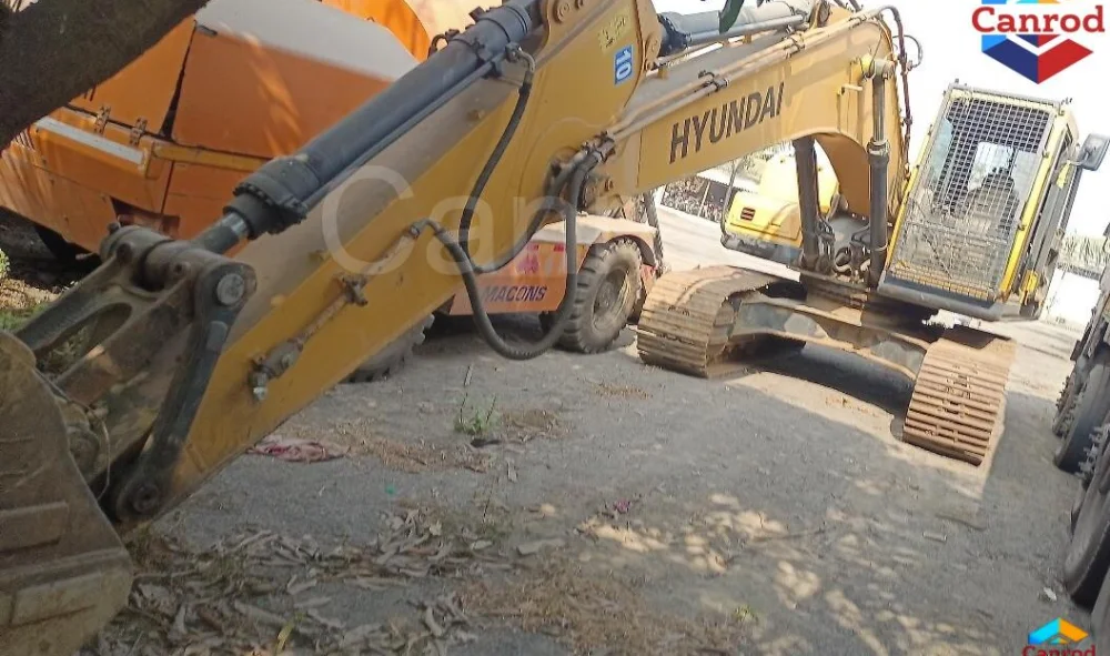 Hyundai R210 Excavator