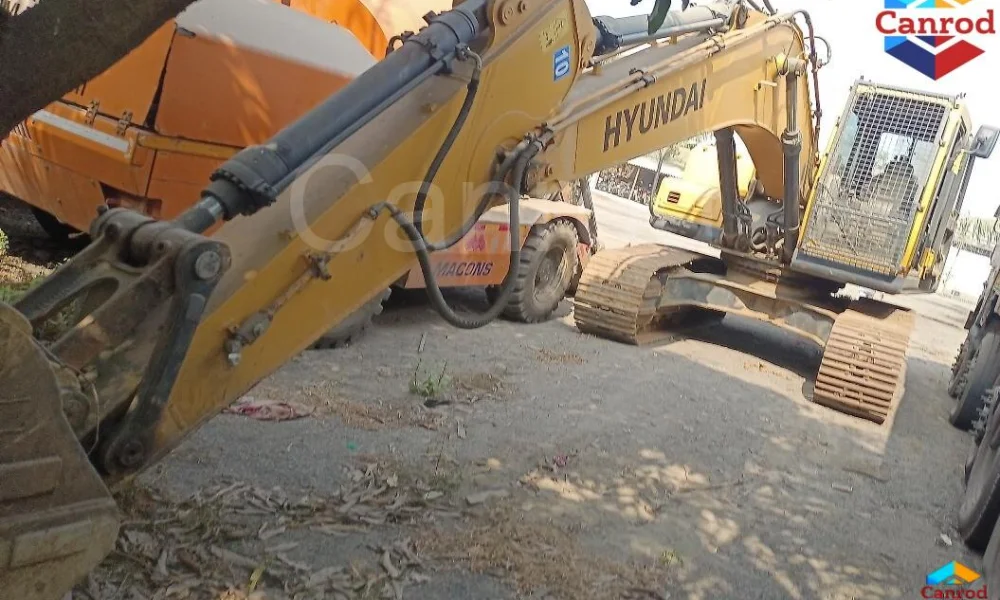 Hyundai R210 Excavator