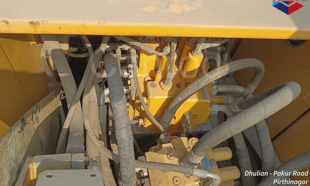 Hyundai R210 Excavator