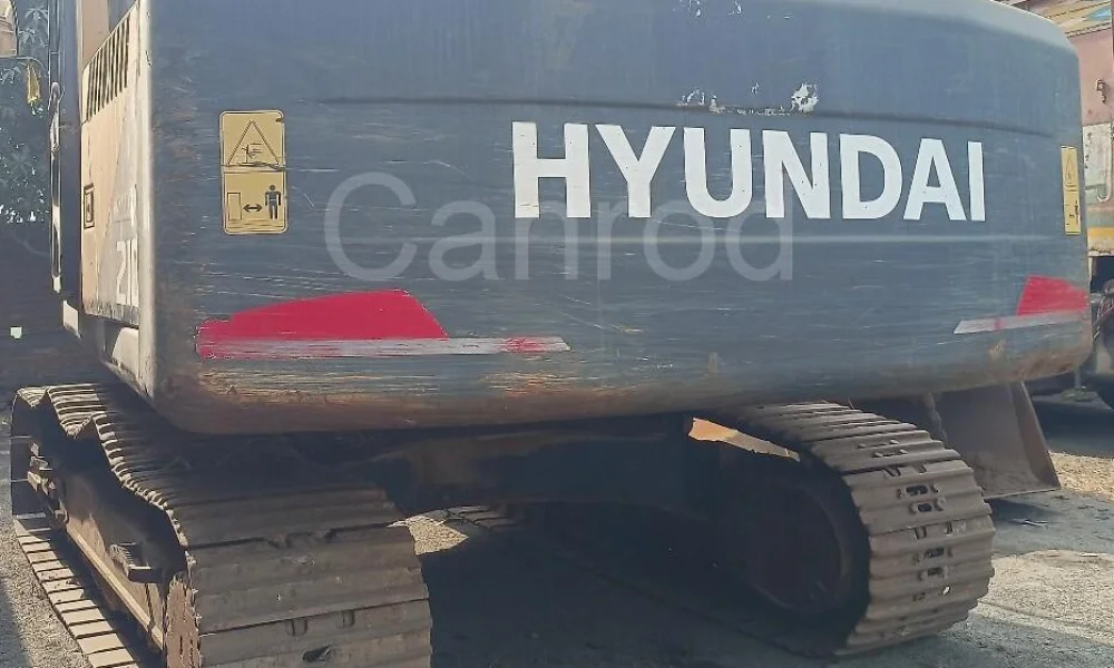 Hyundai R210 Excavator
