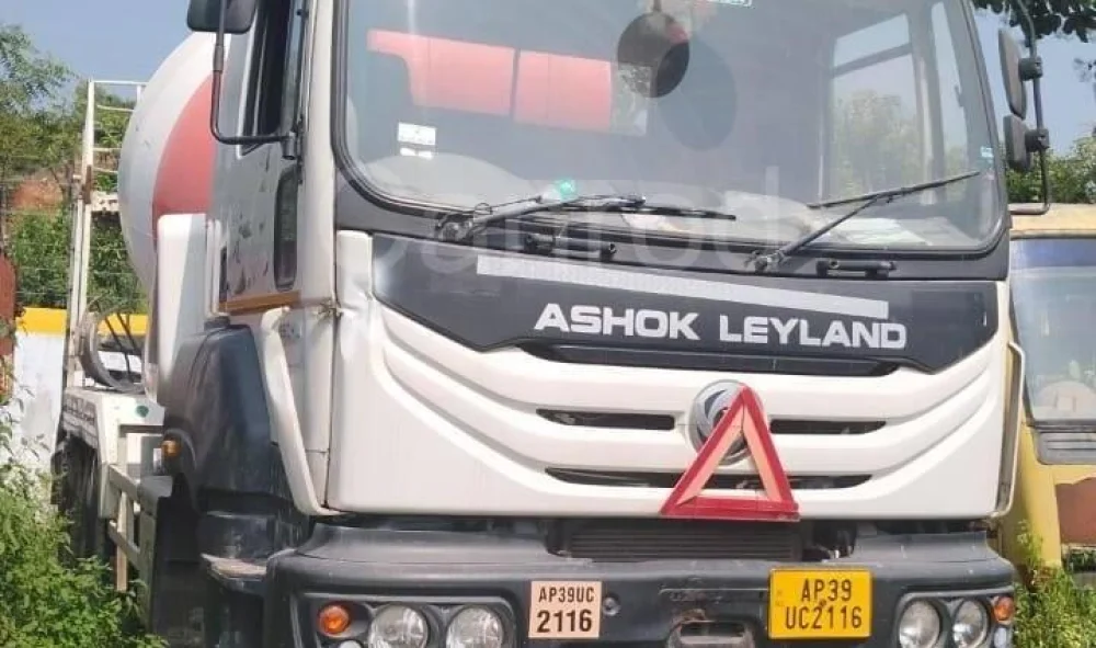Ashok Leyland 2820 RMC Transit Mixer