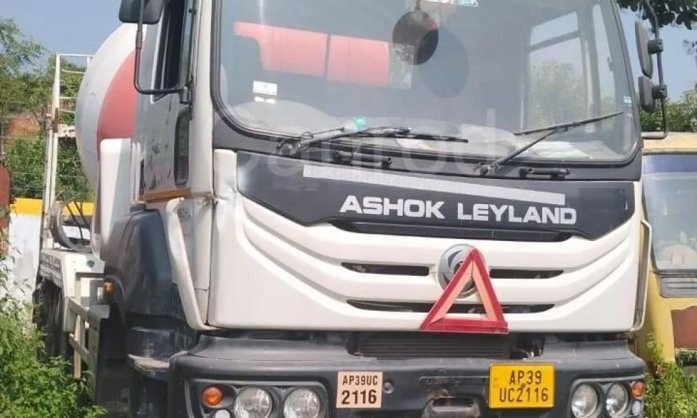 Ashok Leyland 2820 RMC Transit Mixer