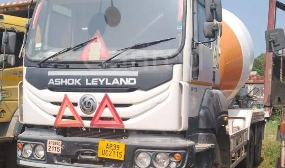 Ashok Leyland 2820 RMC Transit Mixer