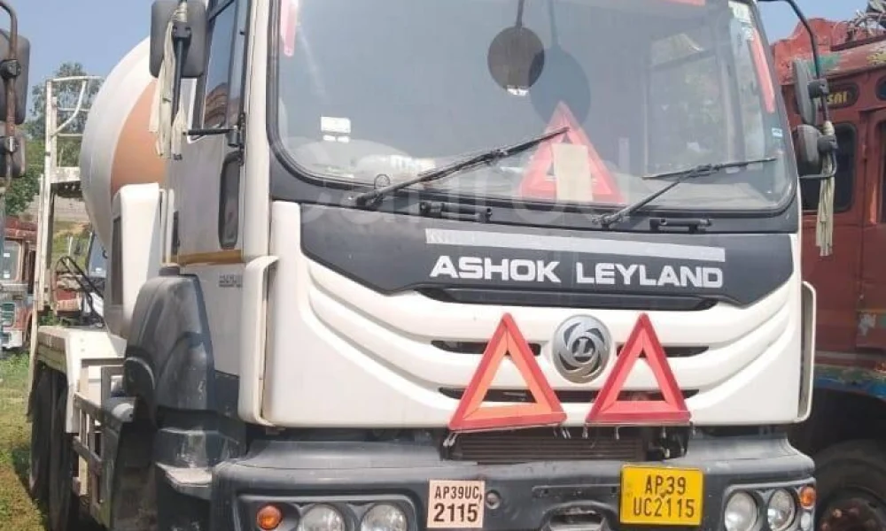 Ashok Leyland 2820 RMC Transit Mixer