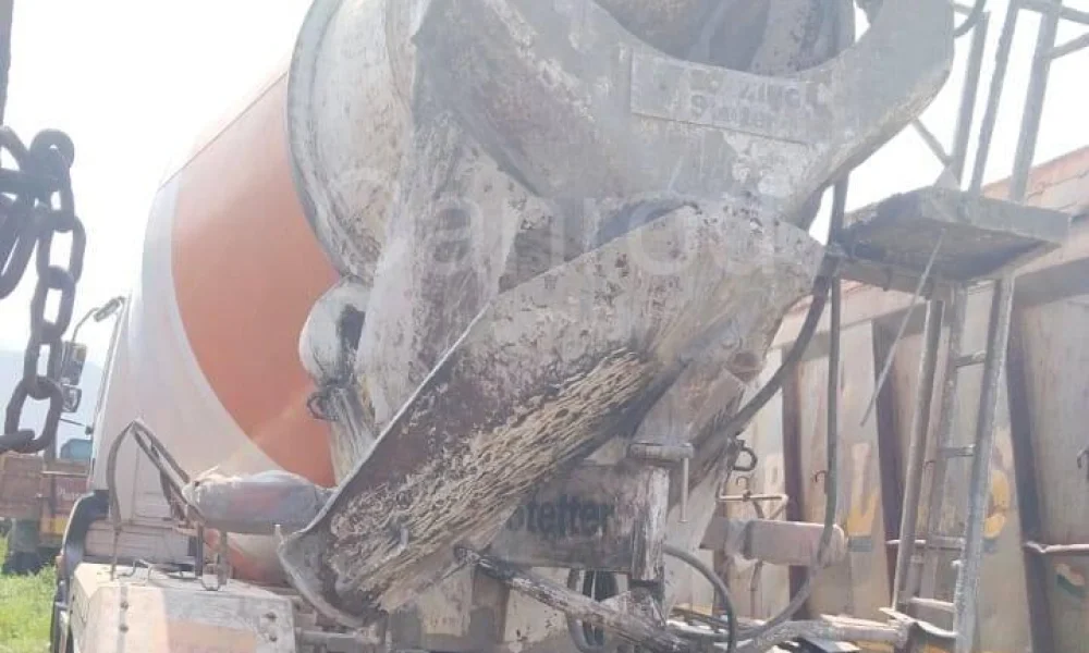 Ashok Leyland 2820 RMC Transit Mixer