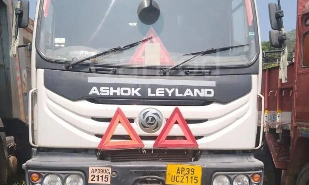 Ashok Leyland 2820 RMC Transit Mixer