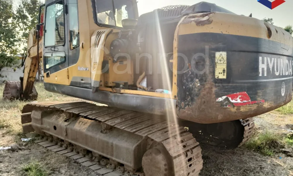 Hyundai R210 Excavator