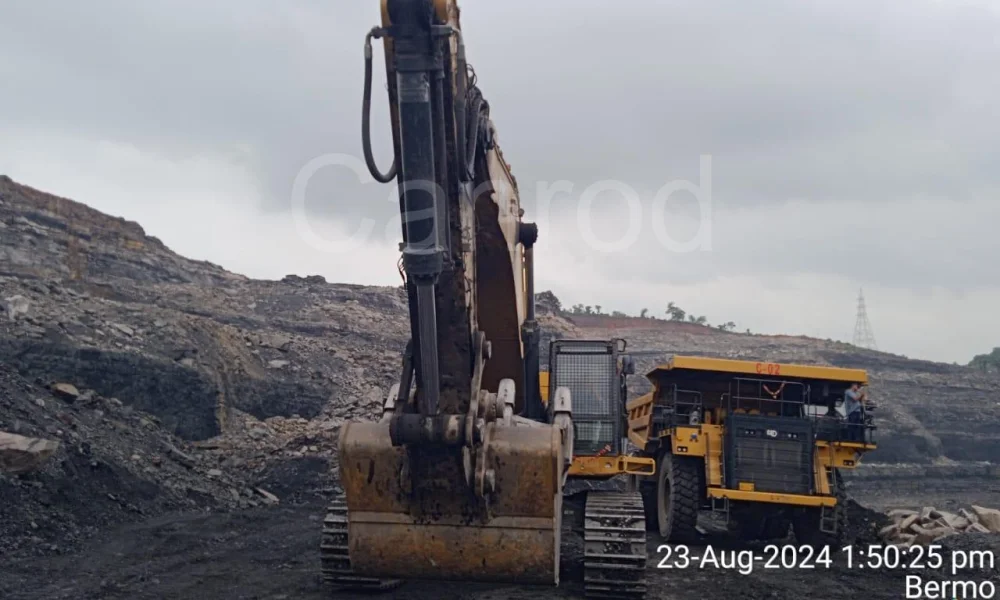 Caterpillar 374 Excavator