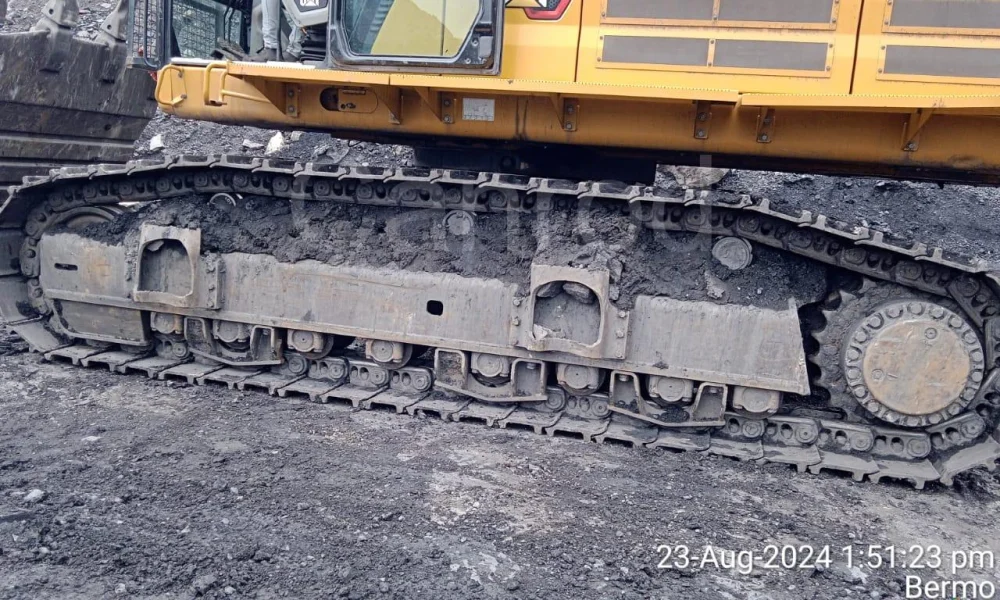 Caterpillar 374 Excavator