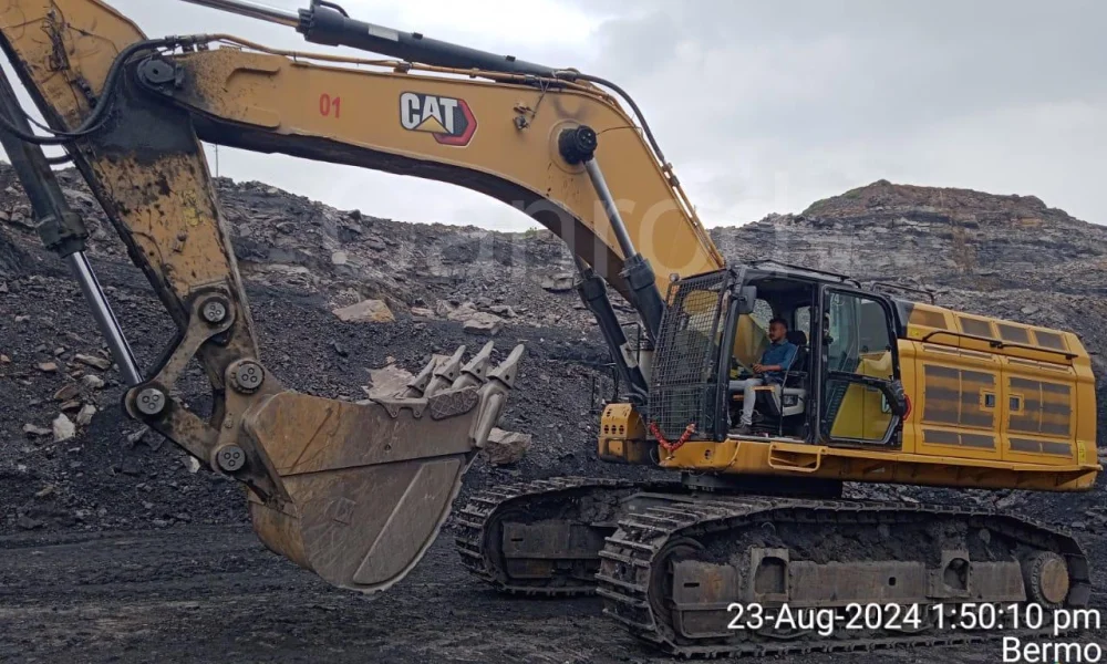 Caterpillar 374 Excavator