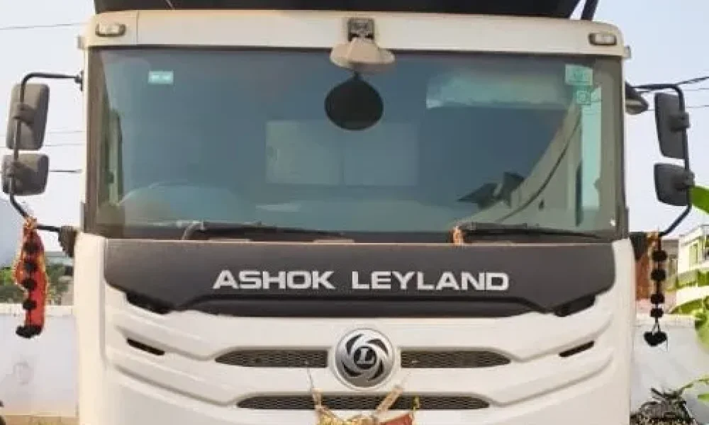 Ashok Leyland 2825 Tipper