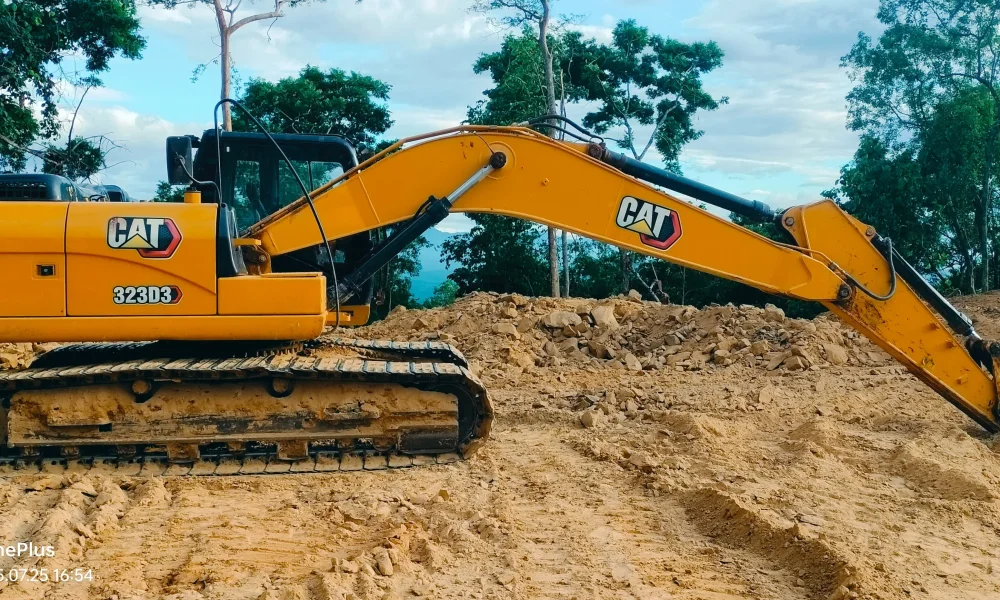 Caterpillar 323D3 Excavator