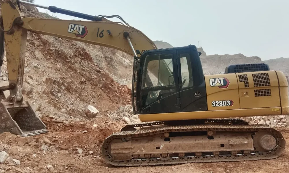Caterpillar 323D3 Excavator