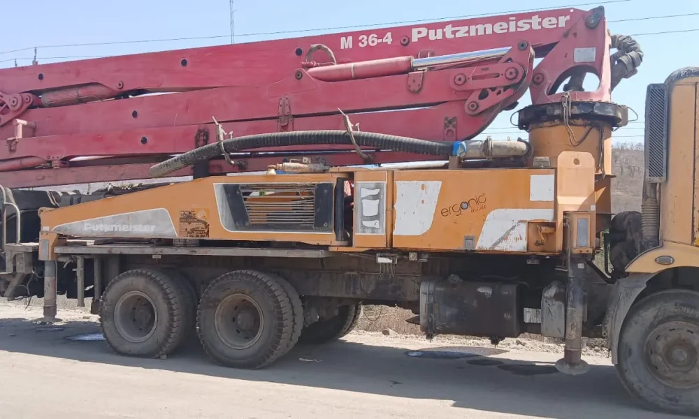 Mahindra M364 Boom Placer