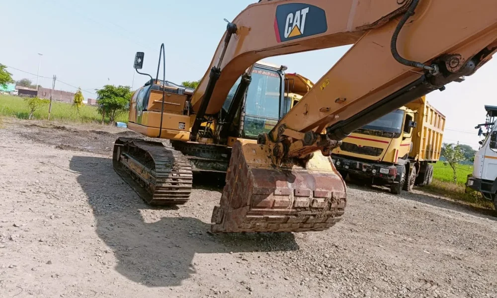 Caterpillar 323D3 Excavator