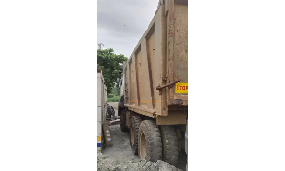 Ashok Leyland 2825 Tipper