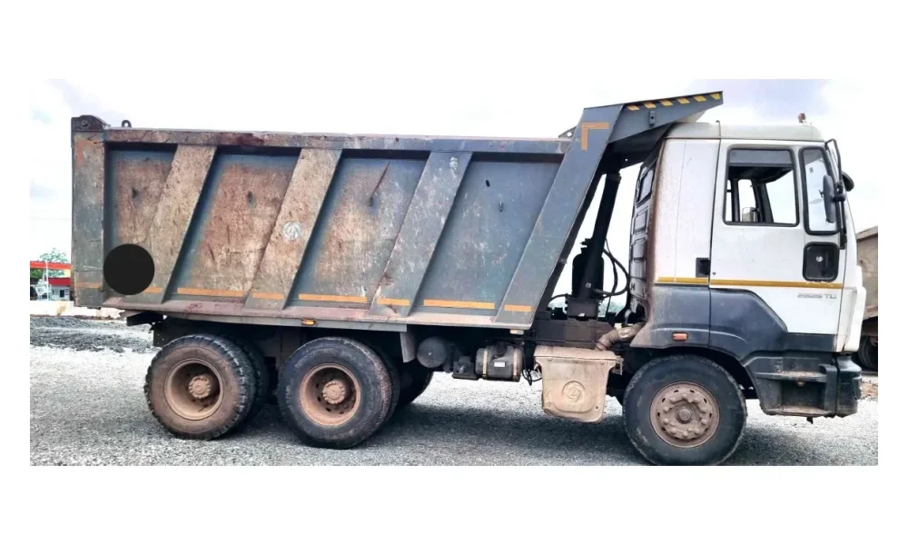 Ashok Leyland 2825 Tipper