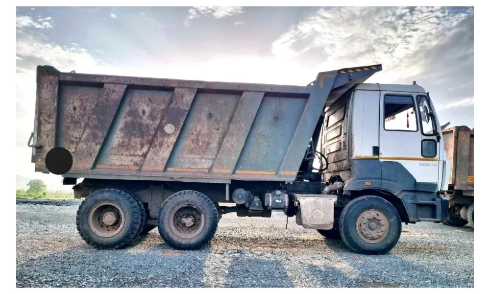Ashok Leyland 2825 Tipper