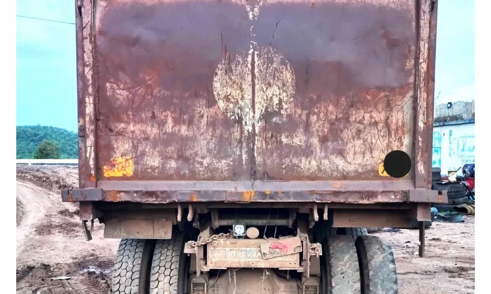 Ashok Leyland 2825 Tipper