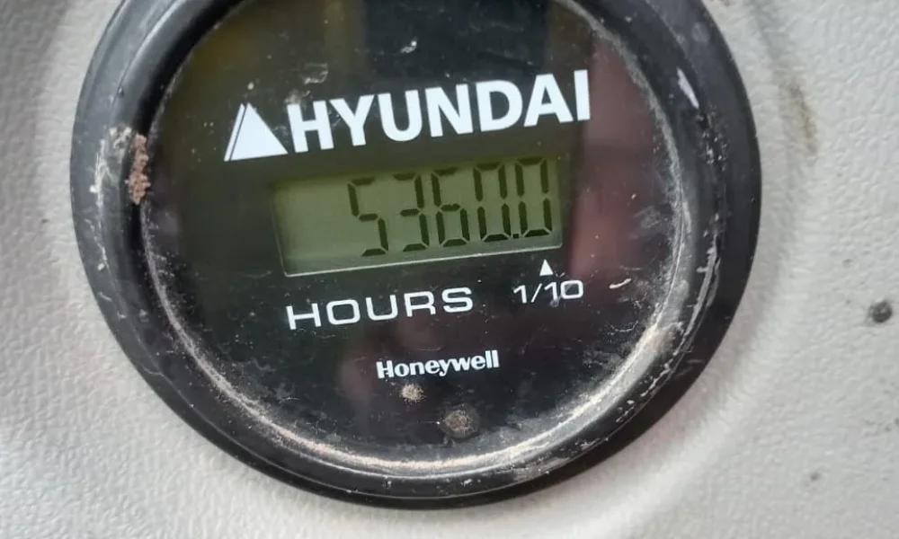 Hyundai R210 Excavator