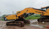 Hyundai R210 Excavator