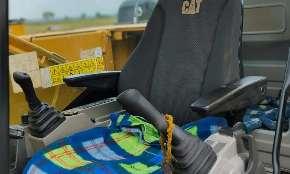 Caterpillar 323D3 Excavator