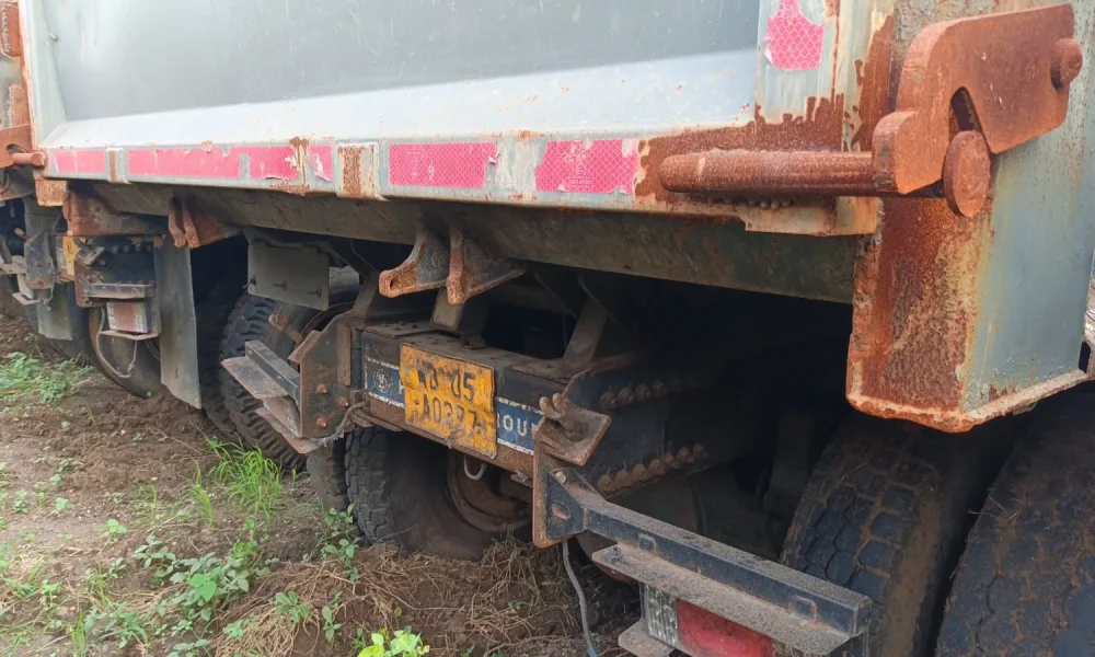 Ashok Leyland 2825 Tipper