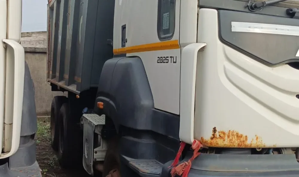 Ashok Leyland 2825 Tipper