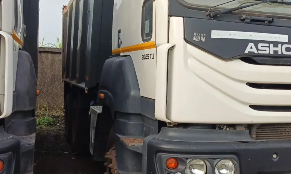 Ashok Leyland 2825 Tipper