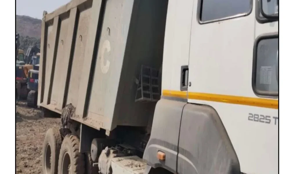 Ashok Leyland 2825 Tipper