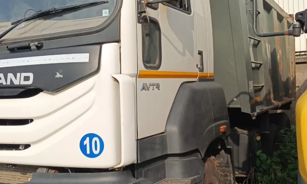 Ashok Leyland 2825 Tipper
