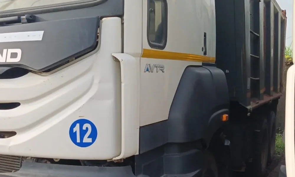 Ashok Leyland 2825 Tipper