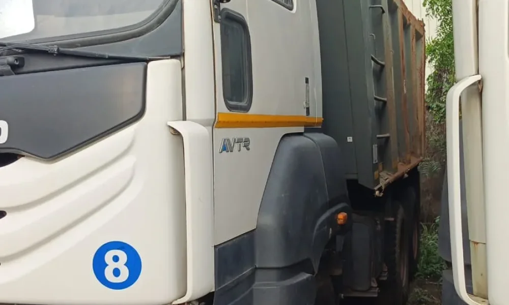 Ashok Leyland 2825 Tipper