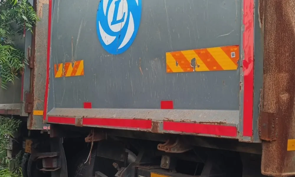 Ashok Leyland 2825 Tipper