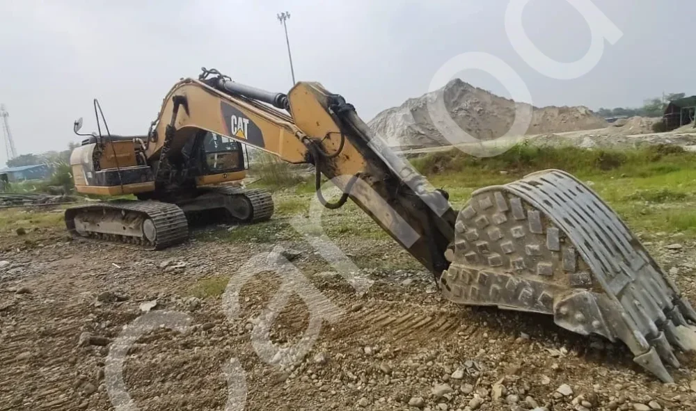 Caterpillar 320D2 Excavator