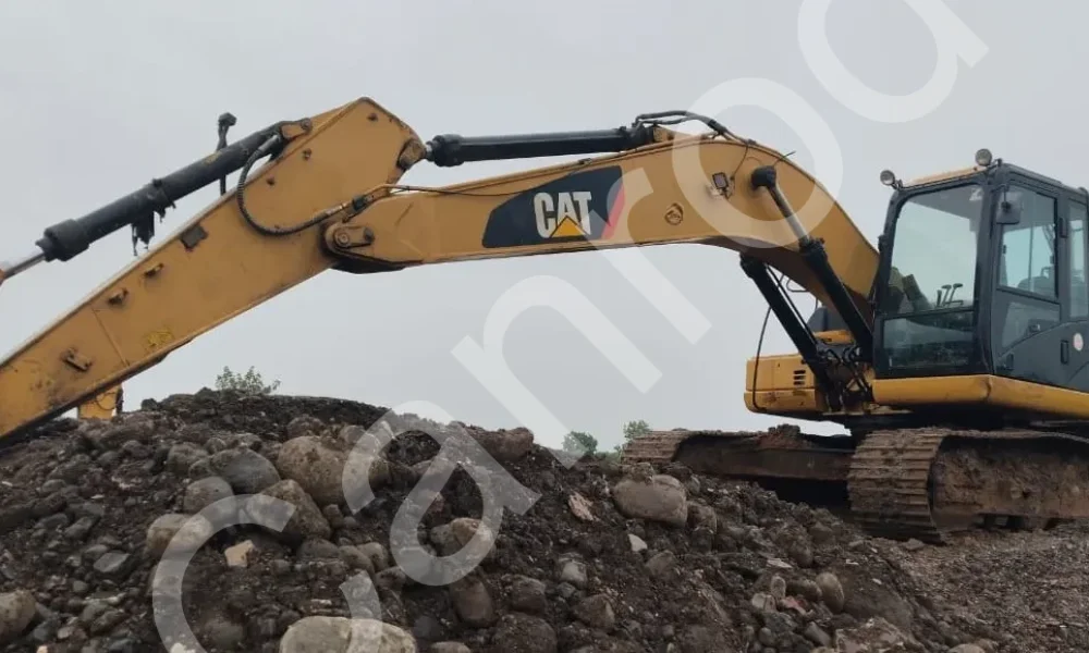 Caterpillar 323D3 Excavator