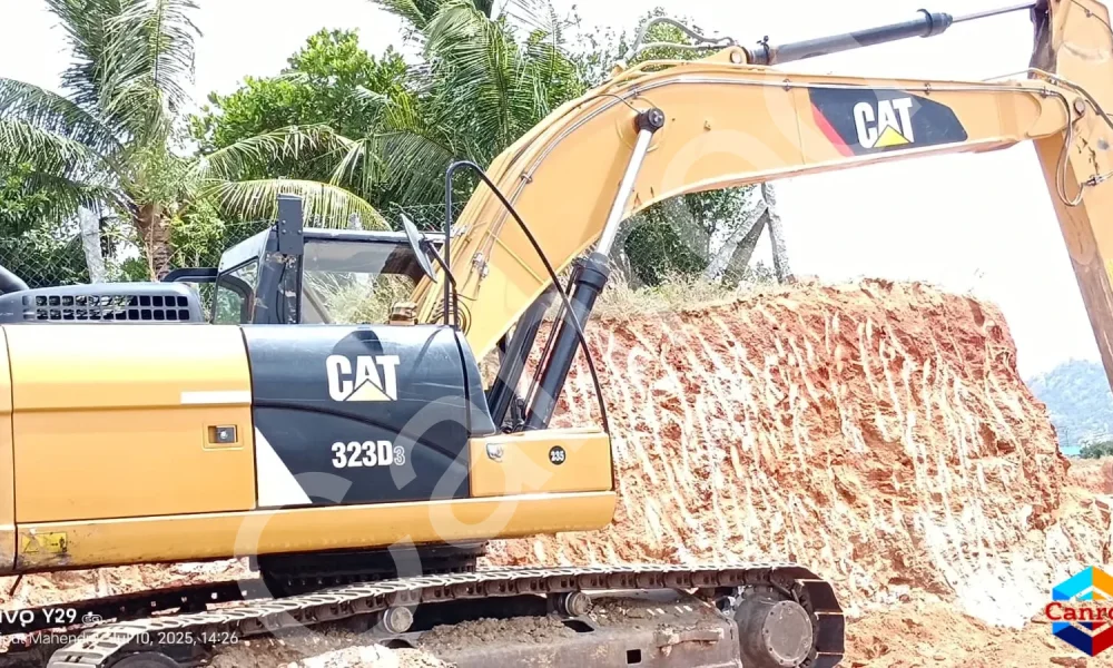 Caterpillar 323D3 Excavator