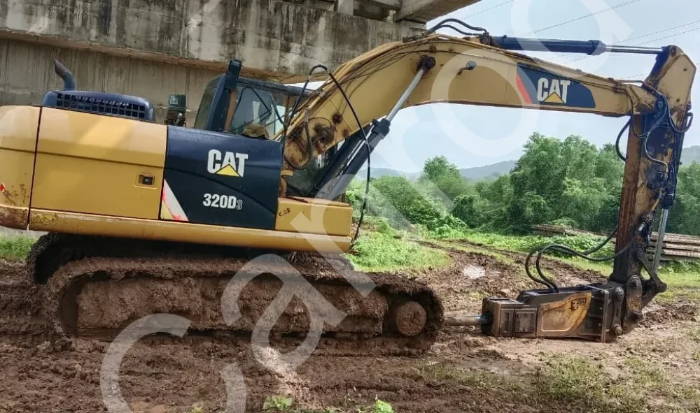 Caterpillar 323D3 Excavator