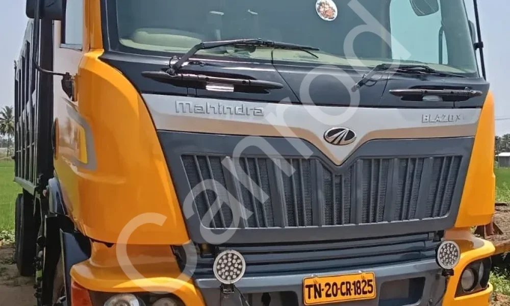 Mahindra BLAZO31 Tipper