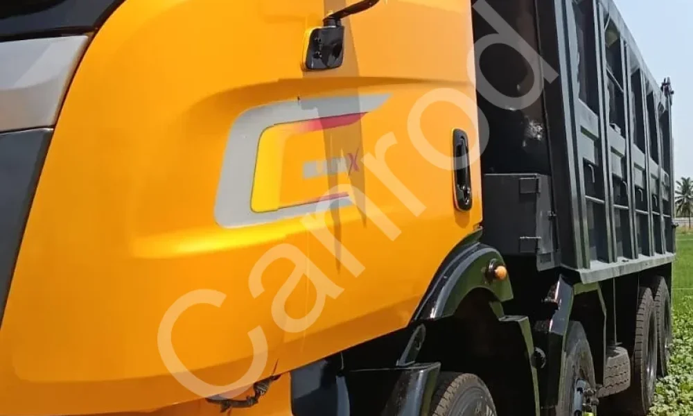 Mahindra BLAZO31 Tipper