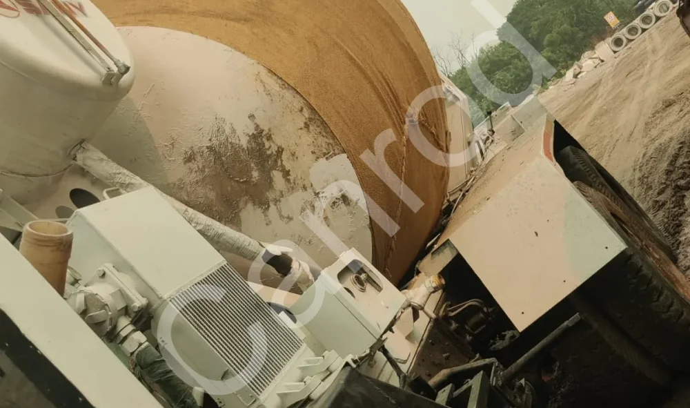 Ashok Leyland UE2820 Transit Mixer