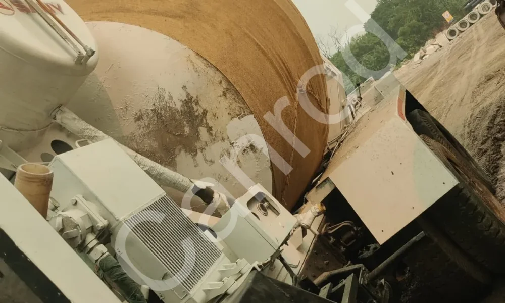 Ashok Leyland UE2820 Transit Mixer